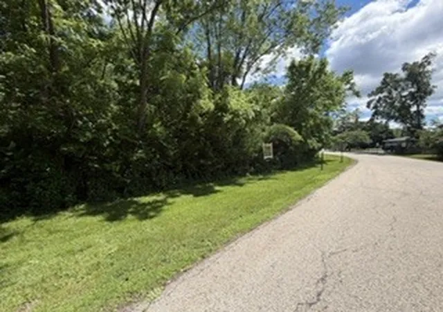 Homes for sale in Antioch, IL | 24272 W Bayview Rd, Antioch, IL 60002 | MLS# 12680674