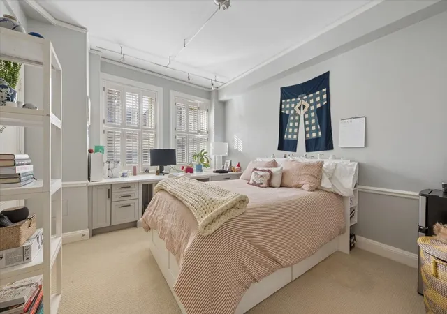2nd image of 1448 N Lake Shore Dr, Chicago, IL 60610