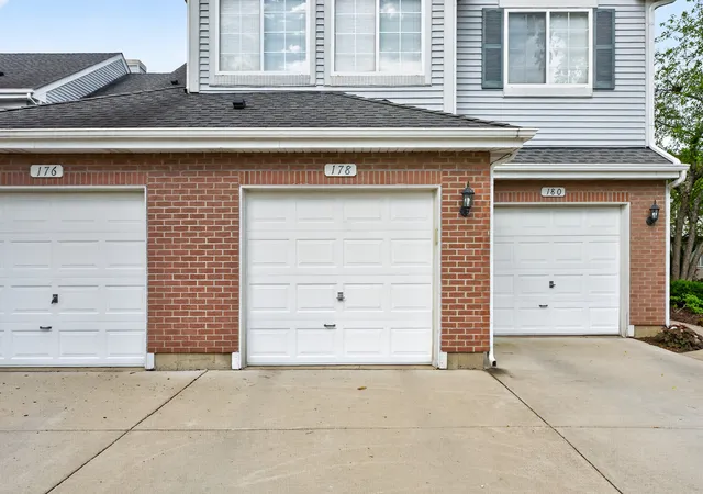 Homes for sale in Schaumburg, IL | 178 Cripple Creek Ct #1, Schaumburg, IL 60194 | MLS# 12680705