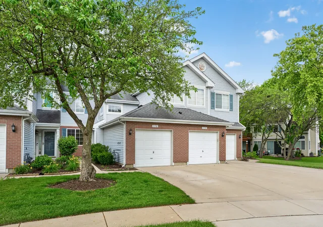 Homes for sale in Schaumburg, IL | 178 Cripple Creek Ct #1, Schaumburg, IL 60194 | MLS# 12680705