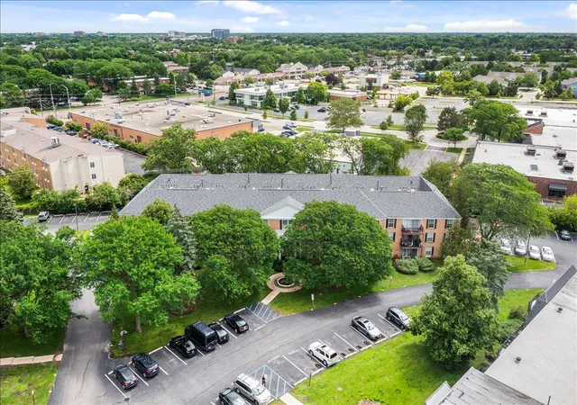 5th image of 5300 Carriageway Dr #208, Rolling Meadows, IL 60008 | MLS# 12680754