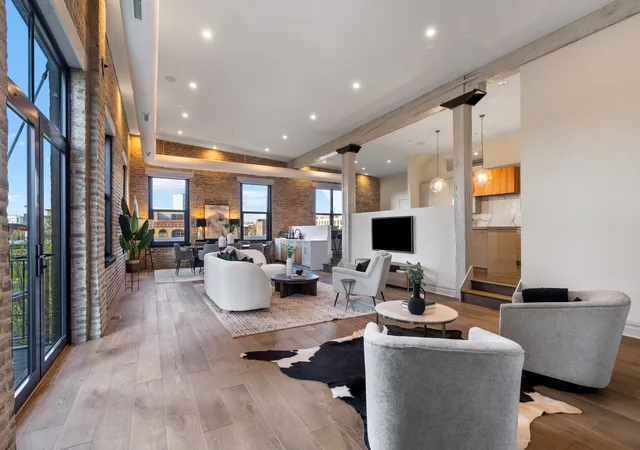 4th image of 401 N Aberdeen St, Chicago, IL 60642