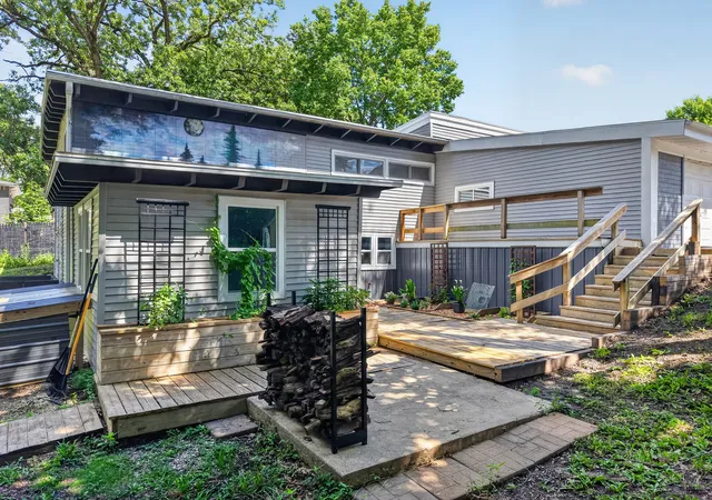 2nd image of 300 Adams St, Ottawa, IL 61350 | MLS# 12680855