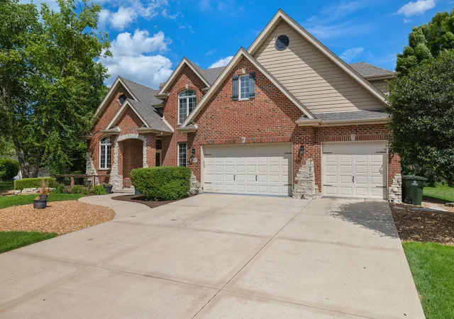 2nd image of 22417 Hughes St, Frankfort, IL 60423 | MLS# 12680857