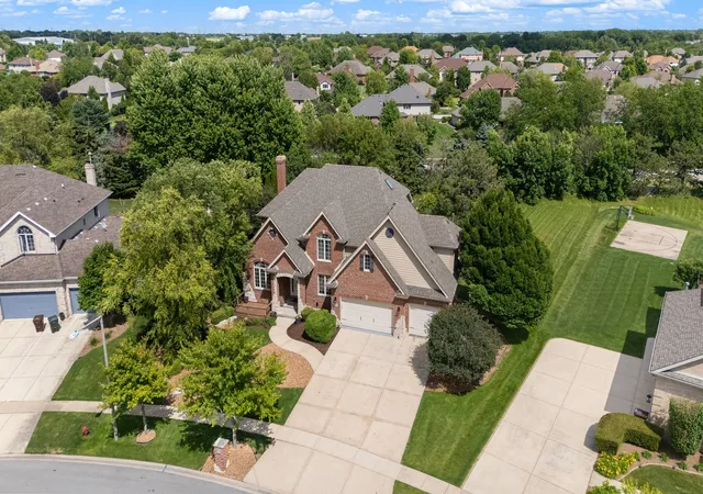 3rd image of 22417 Hughes St, Frankfort, IL 60423 | MLS# 12680857