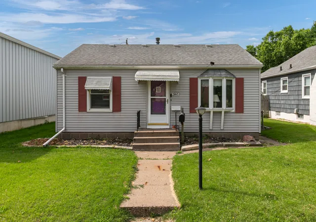 Homes for sale in Rock Island, IL | 948 42nd Ave, Rock Island, IL 61201 | MLS# 12680864