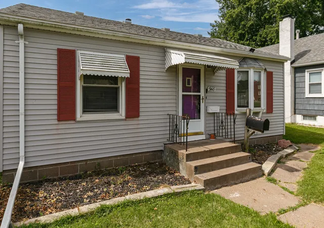 Homes for sale in Rock Island, IL | 948 42nd Ave, Rock Island, IL 61201 | MLS# 12680864