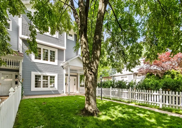 2nd image of 1815 Crain St, Evanston, IL 60202 | MLS# 12680888