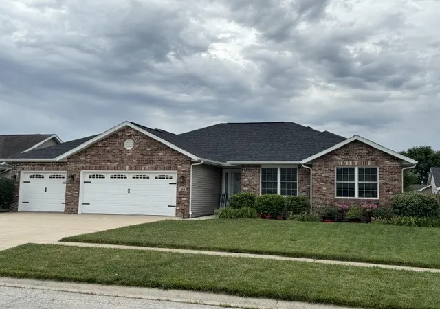 Homes for sale in Chatham, IL | 318 Piazza Ln, Chatham, IL 62629 | MLS# 12680918