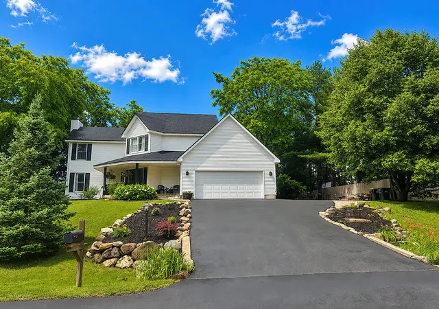 Homes for sale in Spring Grove, IL | 2412 Elk Dr, Spring Grove, IL 60081 | MLS# 12680942