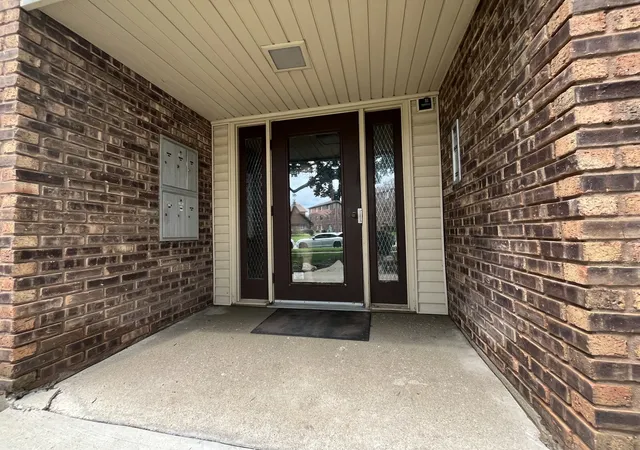 2nd image of 468 Valley Dr #301, Naperville, IL 60563 | MLS# 12680952