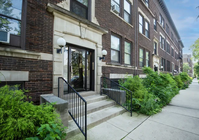 Homes for sale in Chicago, IL | 5333 S Ellis Ave #3A, Chicago, IL 60615 | MLS# 12680959