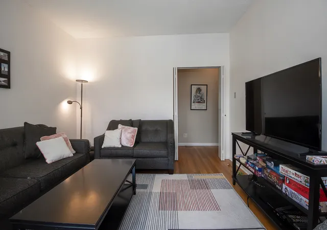 Homes for sale in Chicago, IL | 5333 S Ellis Ave #3A, Chicago, IL 60615 | MLS# 12680959