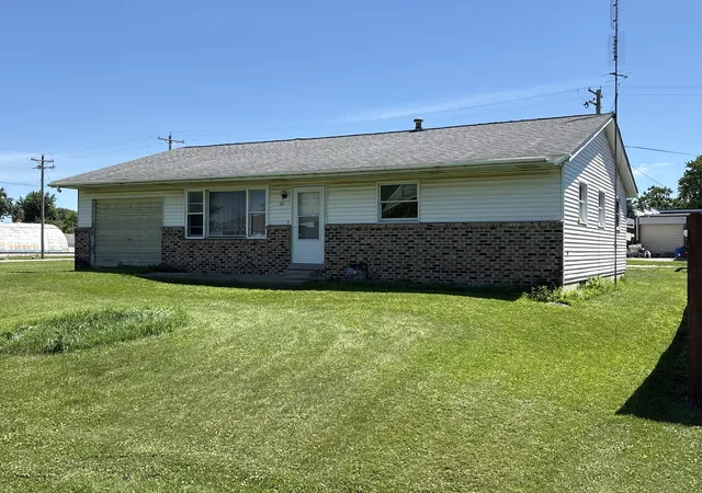 3rd image of 103 N High St, Ellsworth, IL 61737 | MLS# 12680968