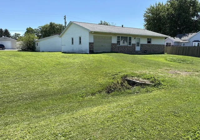 4th image of 103 N High St, Ellsworth, IL 61737 | MLS# 12680968