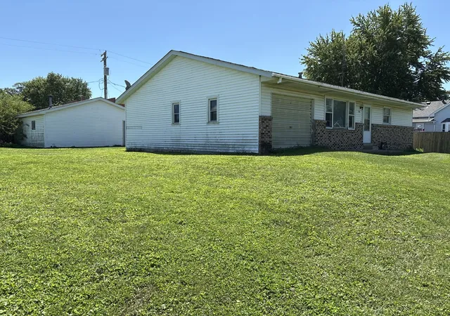 5th image of 103 N High St, Ellsworth, IL 61737 | MLS# 12680968