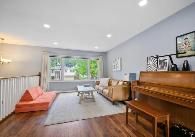 3rd image of 16242 Olcott Ave, Tinley Park, IL 60477 | MLS# 12680970