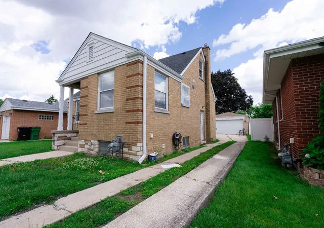 Homes for sale in Westchester, IL | 1635 Downing Ave, Westchester, IL 60154 | MLS# 12680977