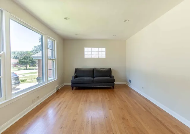 3rd image of 1635 Downing Ave, Westchester, IL 60154 | MLS# 12680977