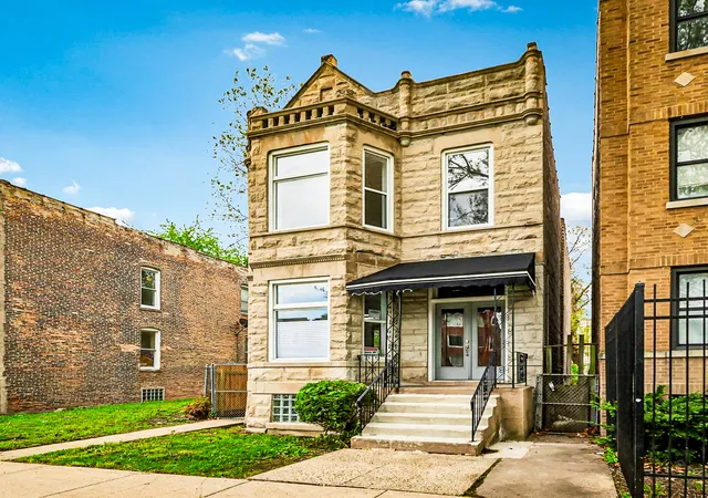 Homes for sale in Chicago, IL | 4351 W Maypole Ave, Chicago, IL 60624 | MLS# 12681033