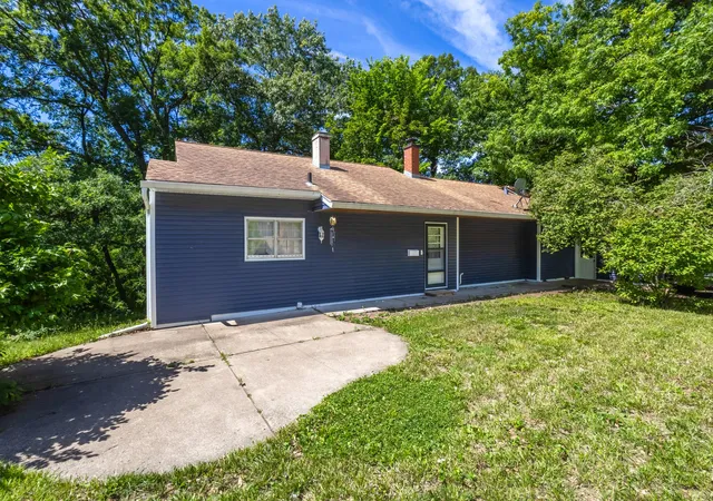 Homes for sale in East Moline, IL | 1218 20th Ave Wy, East Moline, IL 61244 | MLS# 12681041