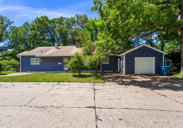 Homes for sale in East Moline, IL | 1218 20Th Ave Wy, East Moline, IL 61244 | MLS# 12681041