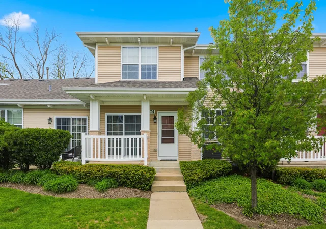 Homes for sale in Crystal Lake, IL | 1274 Walnut Glen Dr, Crystal Lake, IL 60014 | MLS# 12681048