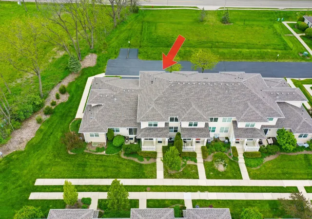 Homes for sale in Crystal Lake, IL | 1274 Walnut Glen Dr, Crystal Lake, IL 60014 | MLS# 12681048