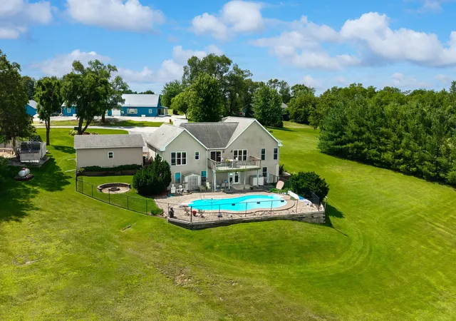 Photo 3 of Sale Pending at 1698 100th Avenue, Aledo, IL 61231 | MLS# 12681076 | Listing updated on 2026-09-19
