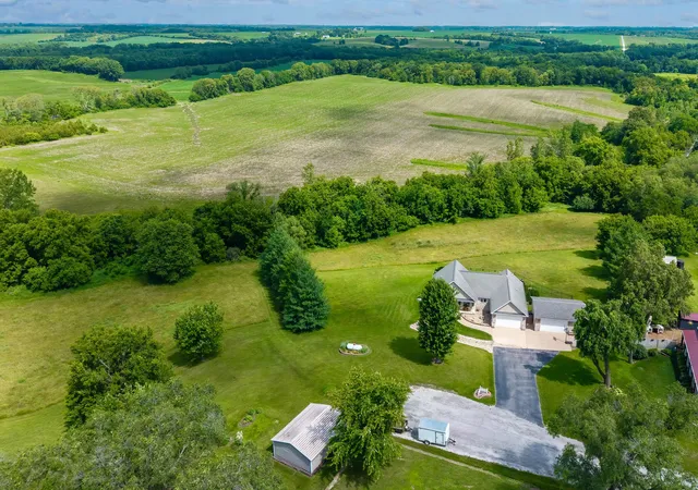 Photo 3 of Sale Pending at 1698 100th Avenue, Aledo, IL 61231 | MLS# 12681076 | Listing updated on 2026-09-19
