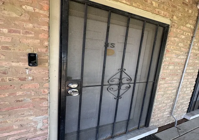 image of 6435 S Kenwood Ave, Chicago, IL 60637