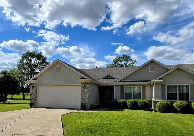 Homes for sale in Momence, IL | 963 Brown Dr, Momence, IL 60954 | MLS# 12681158