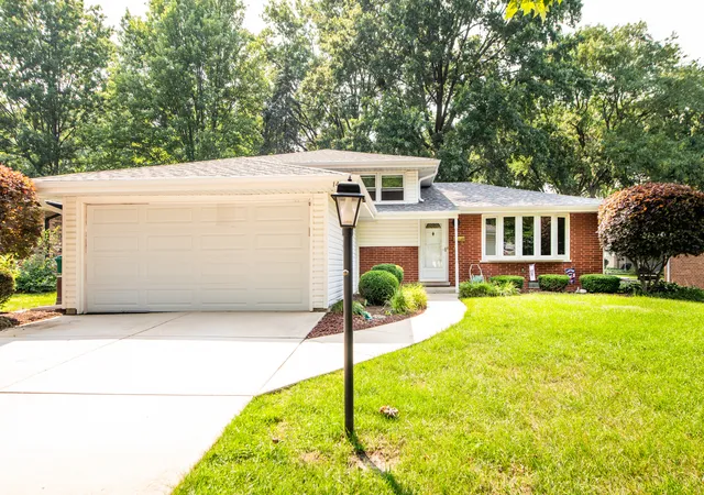 Homes for sale in Orland Park, IL | 14440 Brentwood St, Orland Park, IL 60462 | MLS# 12681179