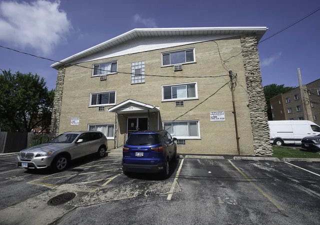Homes for sale in Oak Park, IL | 414 S Scoville Ave #21, Oak Park, IL 60302 | MLS# 12681189