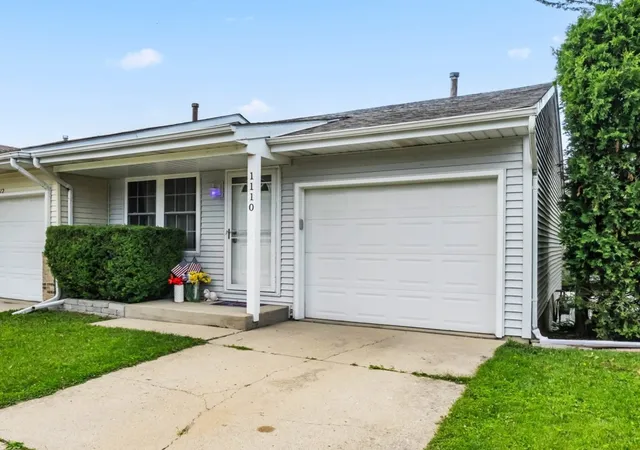 Homes for sale in Algonquin, IL | 1110 Riverwood Dr, Algonquin, IL 60102 | MLS# 12681219