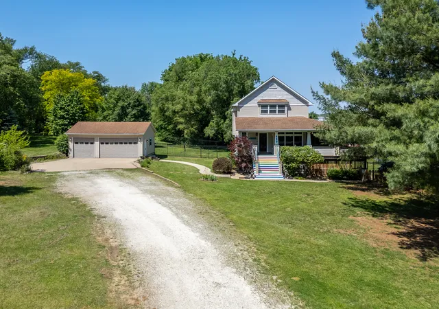 Homes for sale in East Moline, IL | 463 40th St, East Moline, IL 61244 | MLS# 12681222