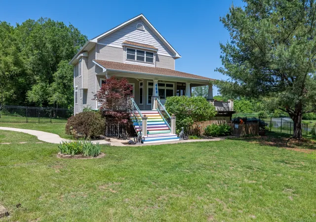 Homes for sale in East Moline, IL | 463 40th St, East Moline, IL 61244 | MLS# 12681222