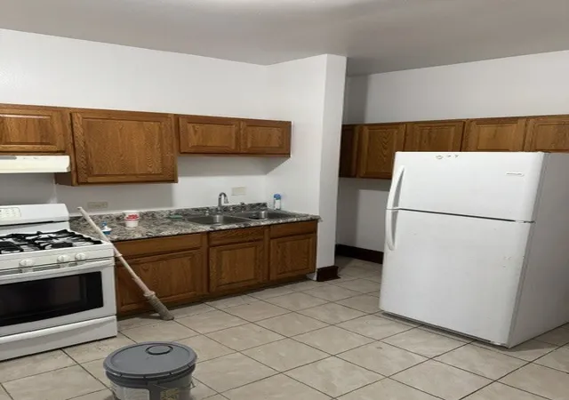 Homes for sale in Chicago, IL | 3919 W Monroe St, Chicago, IL 60624 | MLS# 12681235