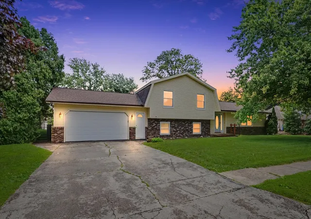 Homes for sale in Urbana, IL | 2006 Cindy Lynn St, Urbana, IL 61802 | MLS# 12681247