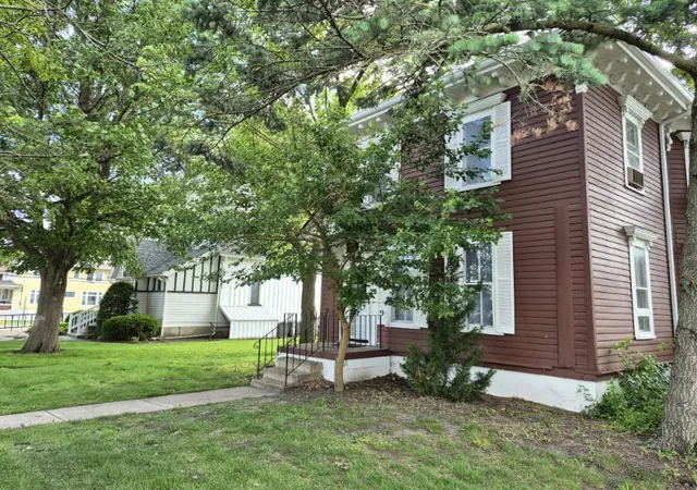 Listing Photo 3 - Condo for sale in building located at 117 S Chestnut St, Kewanee, IL 61443