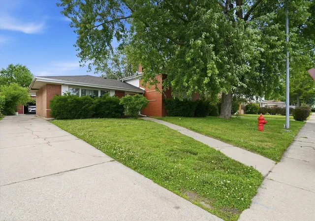 Homes for sale in South Holland, IL | 15342 Dobson Ave, South Holland, IL 60473 | MLS# 12681278
