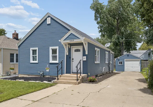 20th image of 1215 W Jefferson St, Joliet, IL 60435 | MLS# 12681326