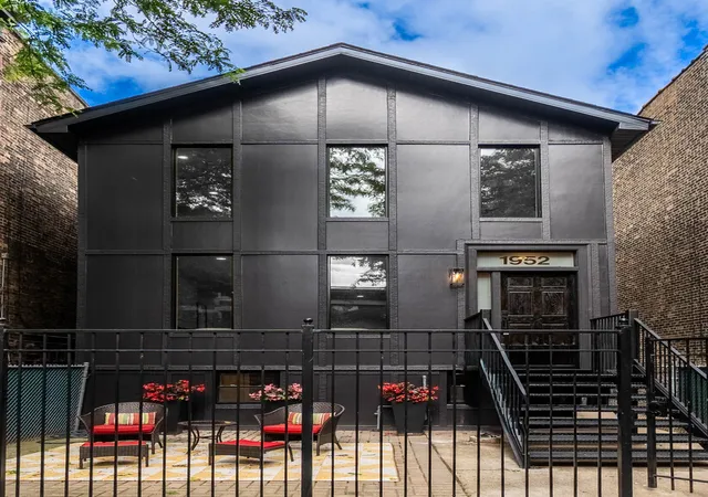 Homes for sale in Chicago, IL | 1952 N Bissell St, Chicago, IL 60614 | MLS# 12681328