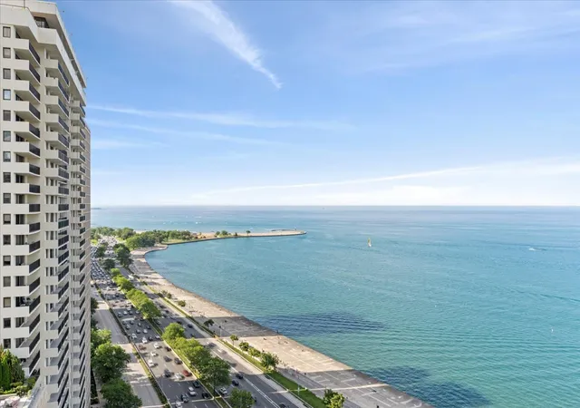 Homes for sale in Chicago, IL | 1150 N Lake Shore Drive, Chicago, IL 60611 | Houzeo