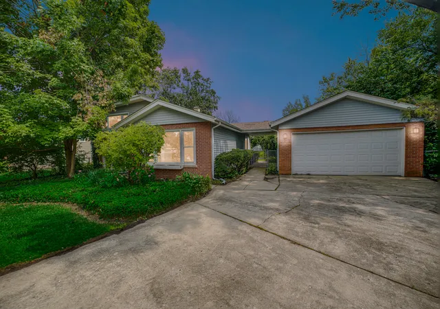 Photo 2 of Single family home for sale at 15959 Vera Ct, Oak Forest, IL 60452 | MLS# 12681403 | Listing updated on 2026-09-22
