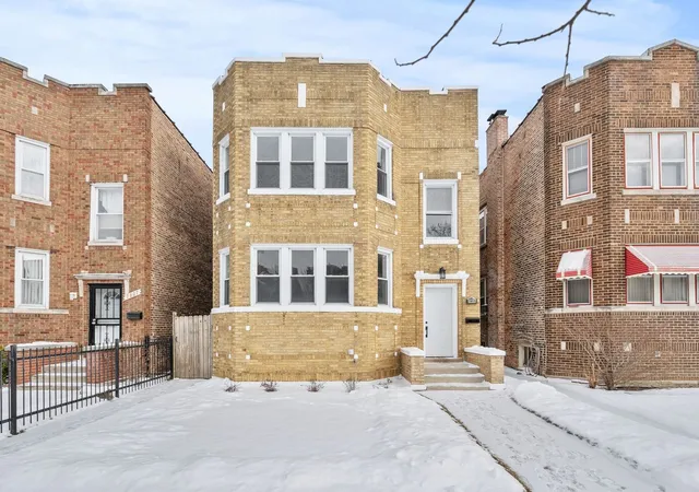 Homes for sale in Chicago, IL | 7811 S Honore St, Chicago, IL 60620 | MLS# 12681408