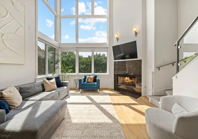 Homes for sale in Chicago, IL | 2047 N Leavitt St #2S, Chicago, IL 60647 | MLS# 12681418