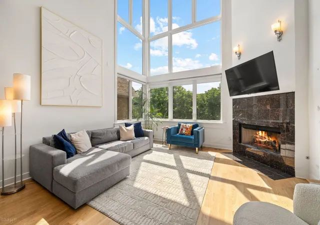 Homes for sale in Chicago, IL | 2047 N Leavitt St #2S, Chicago, IL 60647 | MLS# 12681418