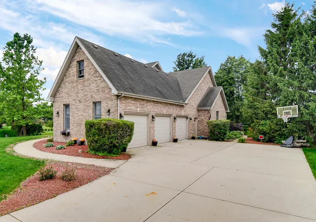 Homes for sale in Mokena, IL | 13935 Elizabeth Ln, Mokena, IL 60448 | MLS# 12681462