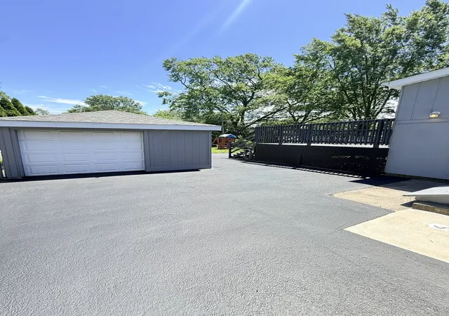 Photo 3 of Single family home for sale at 14607 Saint Louis Ave, Midlothian, IL 60445 | MLS# 12681473 | Listing updated on 2026-10-05